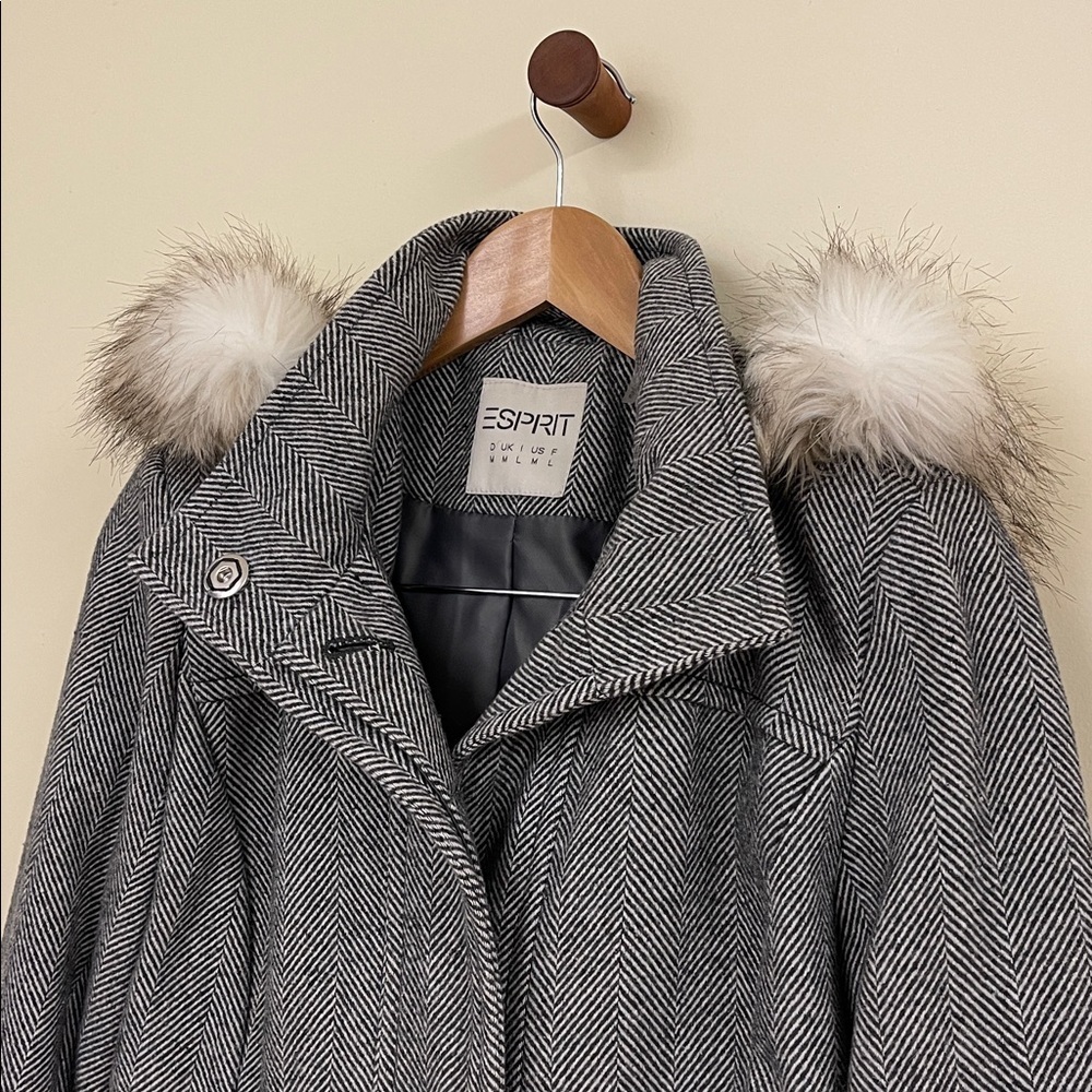 Esprit Gray Chevron Coat with Faux Fur Hood – Size M - Picture 2 of 6
